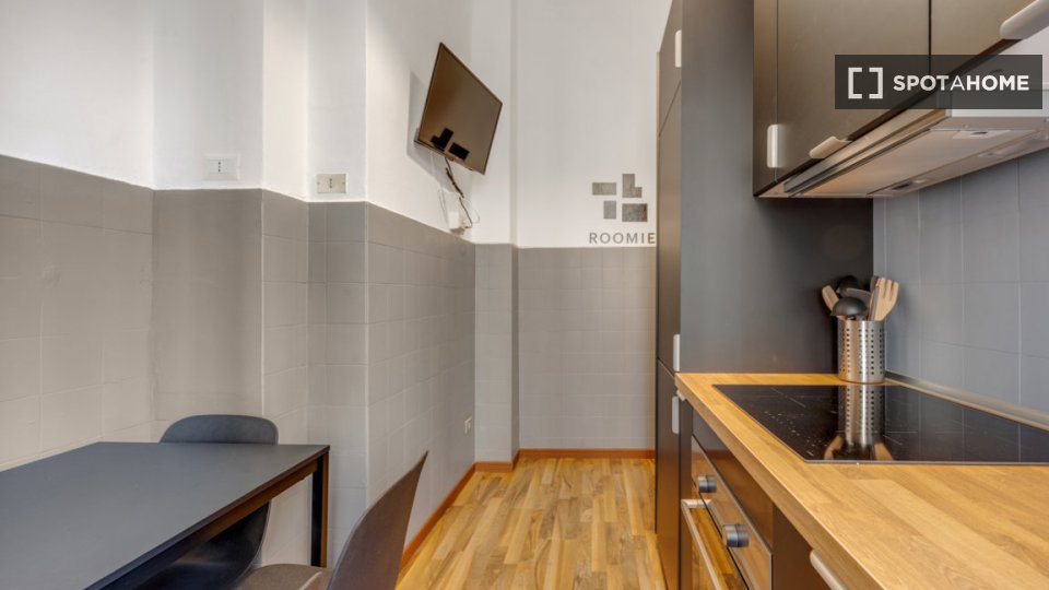 Double room Milan, 3 beds, 89m² — photo 18