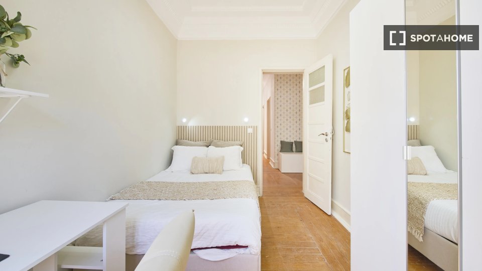 Double room Lisbon, 6 beds — photo 3