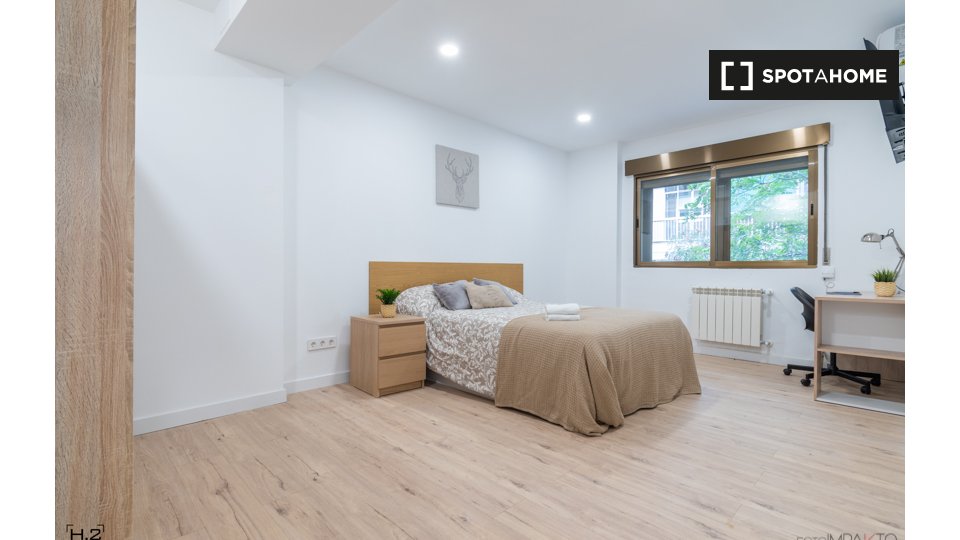 Double room Madrid, 4 beds, 100m² — photo 4