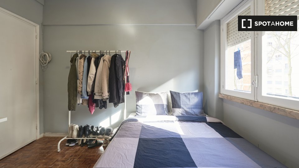 Double room Lisbon, 6 beds — photo 14