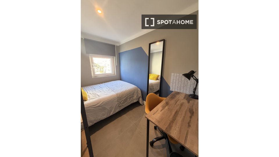 Double room Madrid, 6 beds, 70m² — photo 25