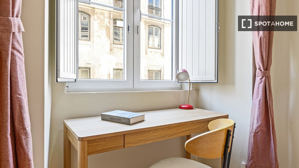 Double room Lisbon, 6 beds — photo 48