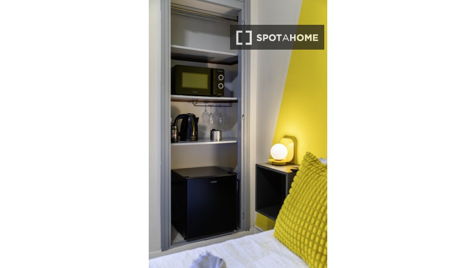 Double room Madrid, 7 beds, 157m² — photo 11