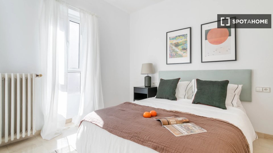 Double room Alicante, 5 beds — photo 9