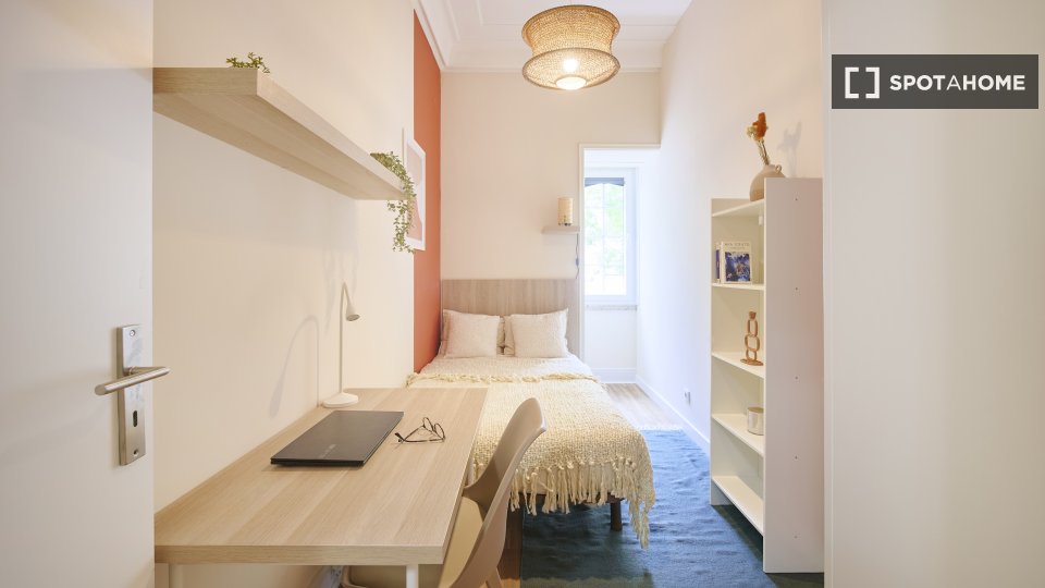Double room Lisbon, 9 beds — photo 15