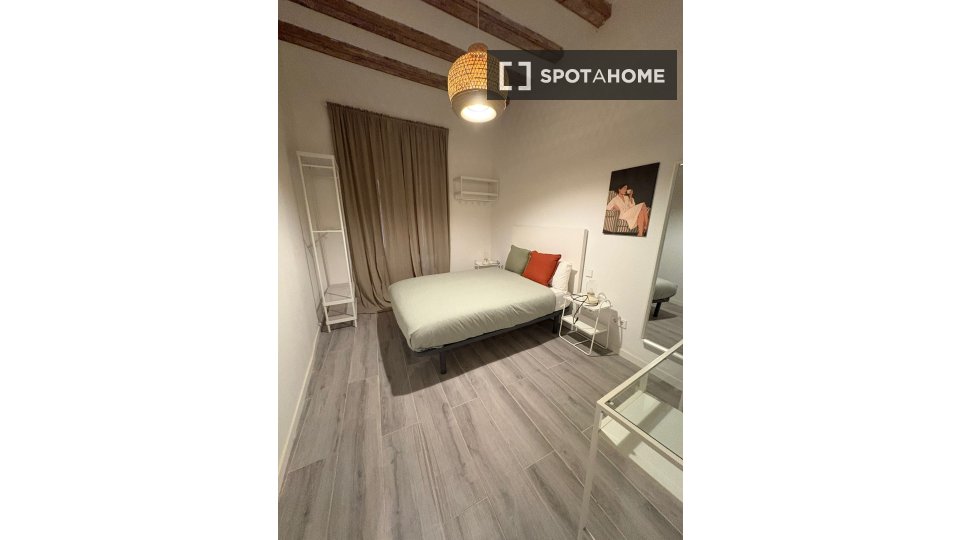 Habitación doble Barcelona, 14 habitaciones — foto 22