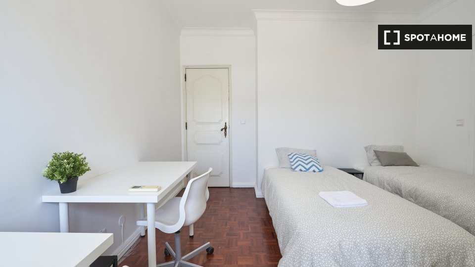 Double room Lisbon, 8 beds — photo 1