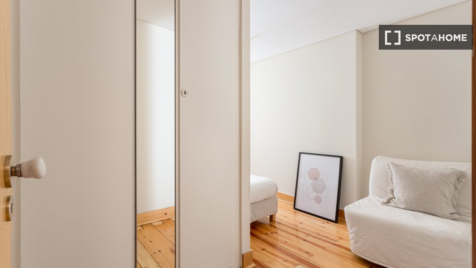 Apartment Lisbon, 2 beds — photo 4