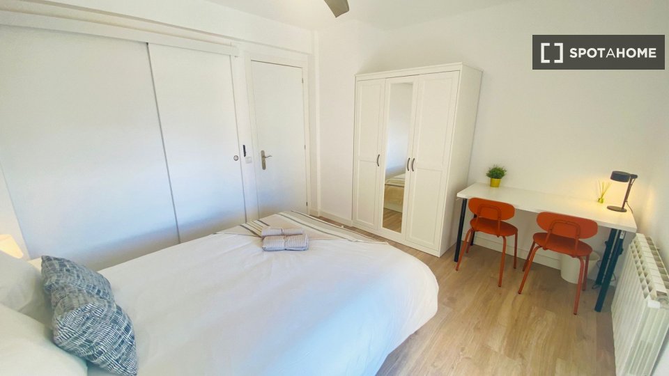 Double room Madrid, 4 beds — photo 18