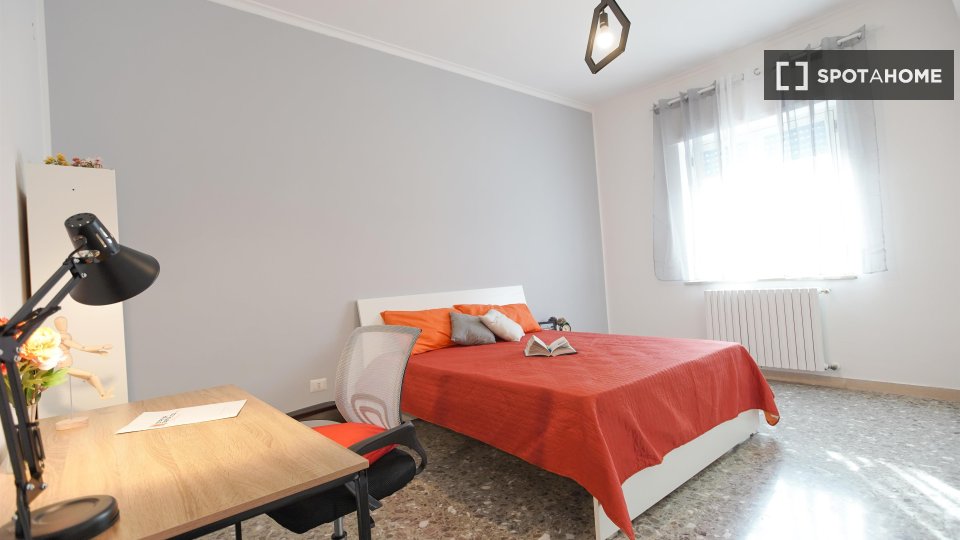 Double room Naples, 5 beds — photo 11