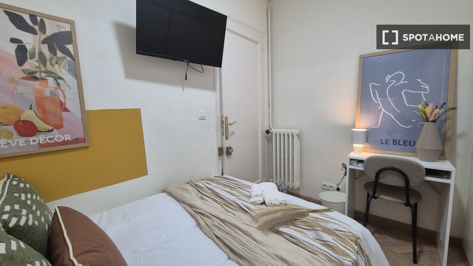Double room Barcelona, 8 beds, 150m² — photo 6