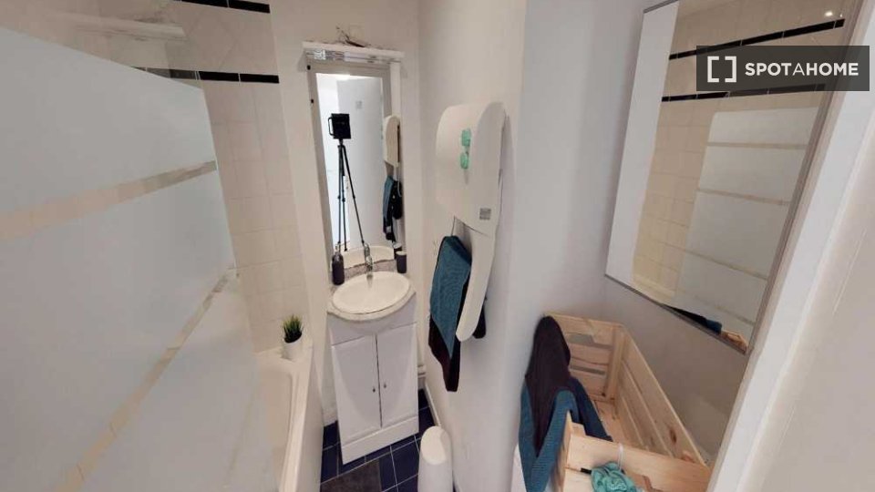 Double room Lille, 4 beds, 70m² — photo 3