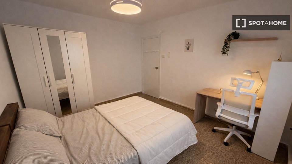 Double room Valencia, 4 beds — photo 6