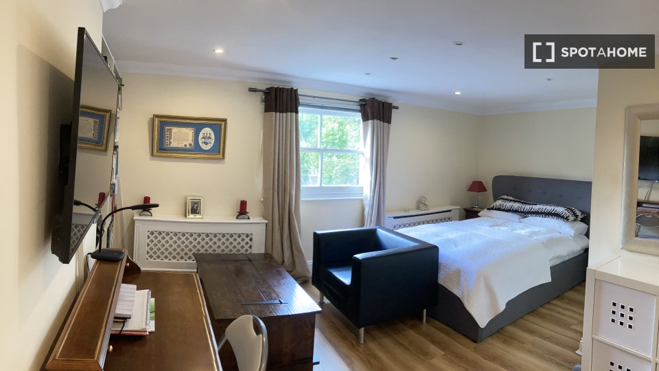 Double room London, 3 beds, 1000m² — photo 6