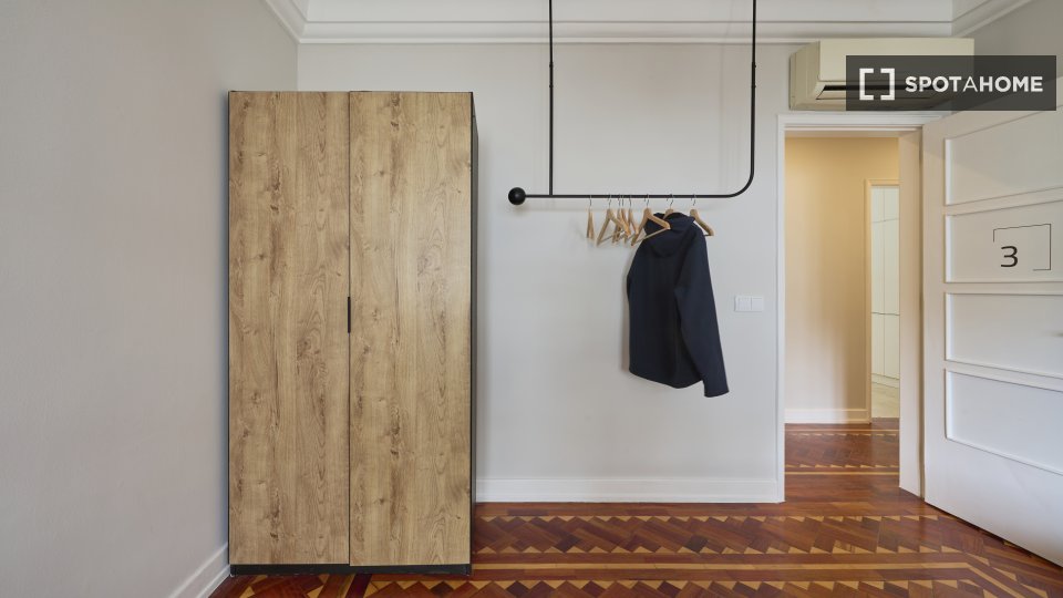 Double room Lisbon, 6 beds — photo 14