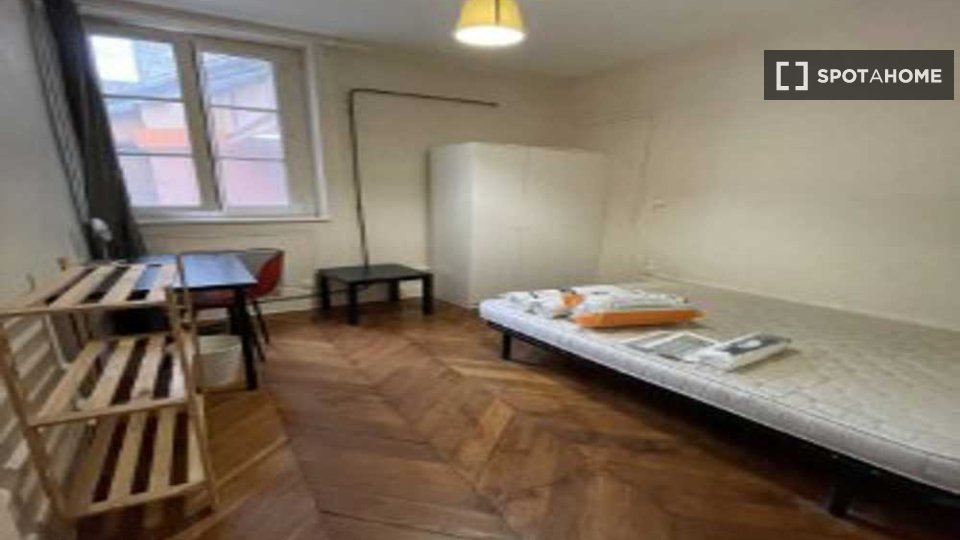Double room Lyon, 3 beds, 80m² — photo 2