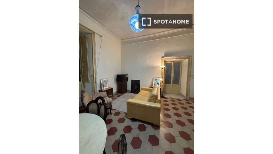 Double room Naples, 2 beds — photo 6