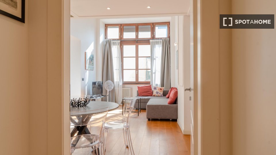 Apartment Turin, 1 bed, 65m² — photo 2