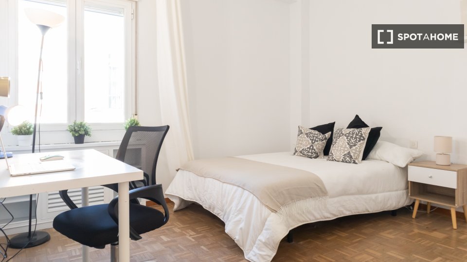 Double room Madrid, 6 beds, 152m² — photo 22