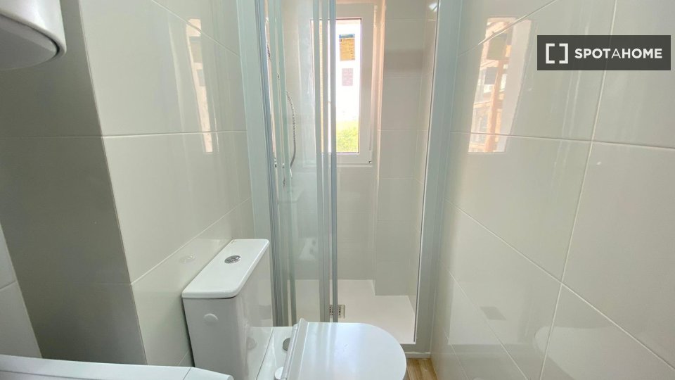 Double room Madrid, 4 beds — photo 16