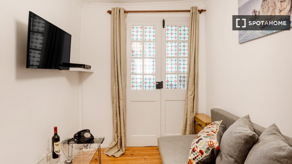 Apartment Lisbon, 1 bed — photo 16