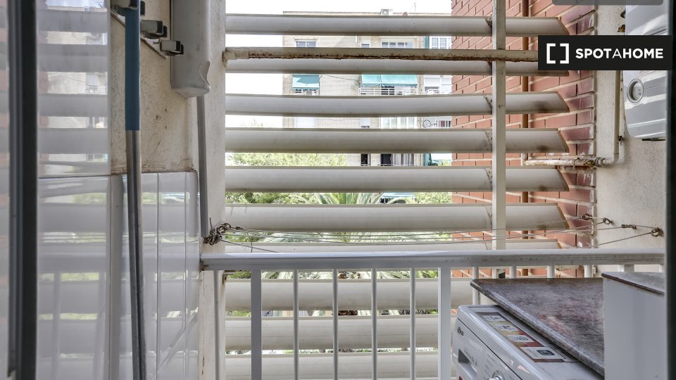 Double room Valencia, 2 beds — photo 16