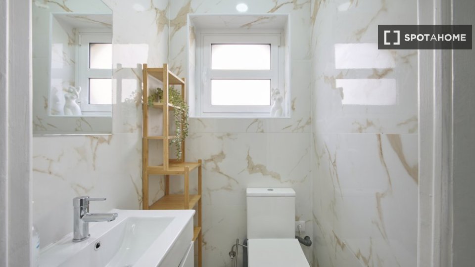 Double room Lisbon, 6 beds — photo 9