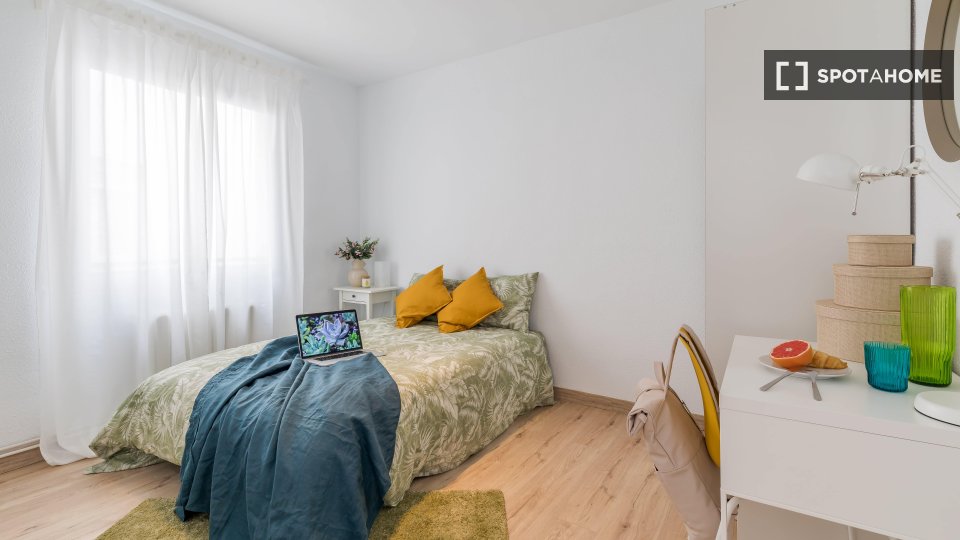 Double room Madrid, 4 beds — photo 8
