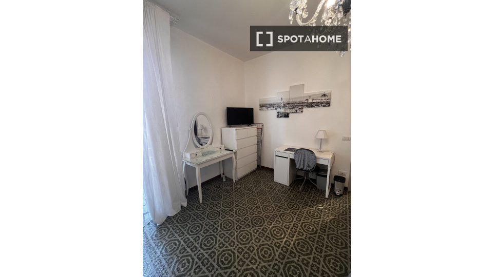 Double room Florence, 3 beds, 90m² — photo 43