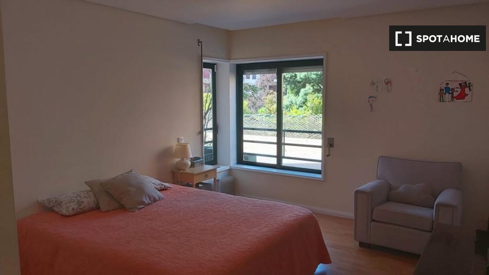 Apartment Porto, 4 beds, 160m² — photo 13