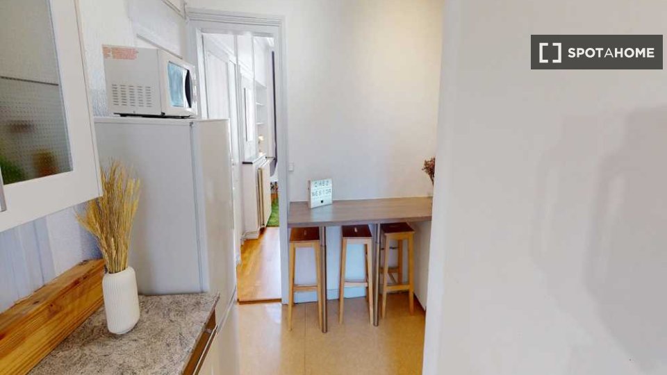 Double room Lille, 3 beds, 60m² — photo 1