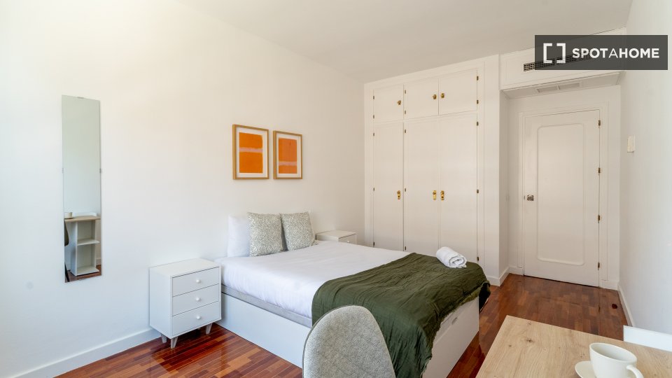 Double room Madrid, 7 beds — photo 23