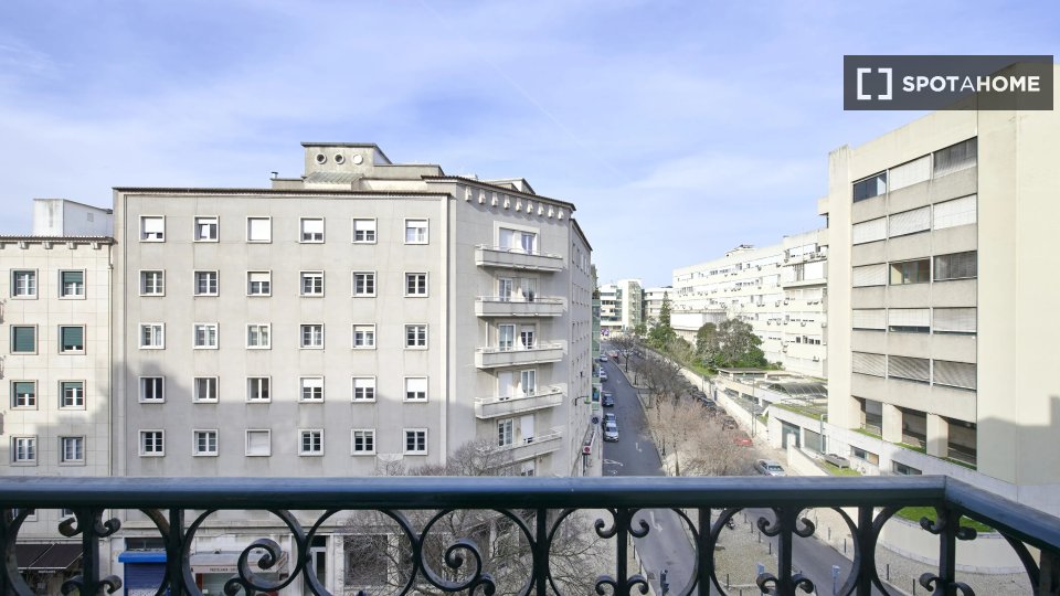 Double room Lisbon, 6 beds — photo 13