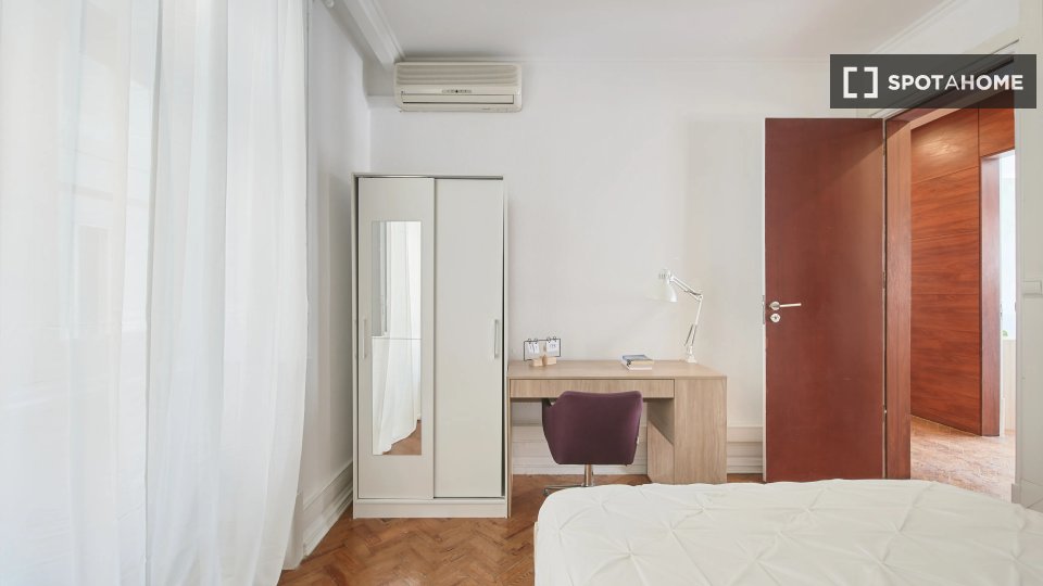 Double room Lisbon, 8 beds — photo 5