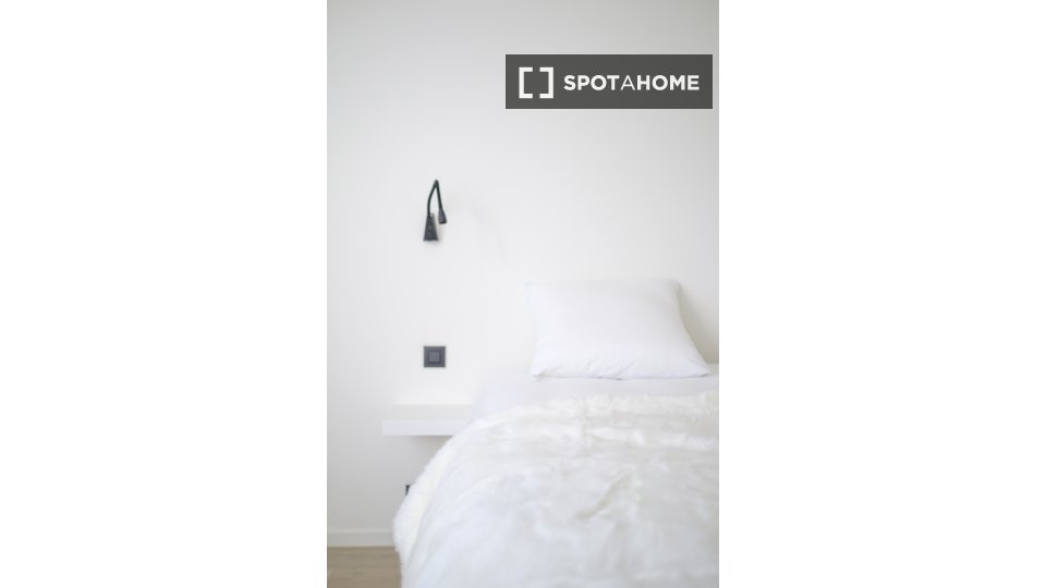 Double room Brussels, 8 beds — photo 12