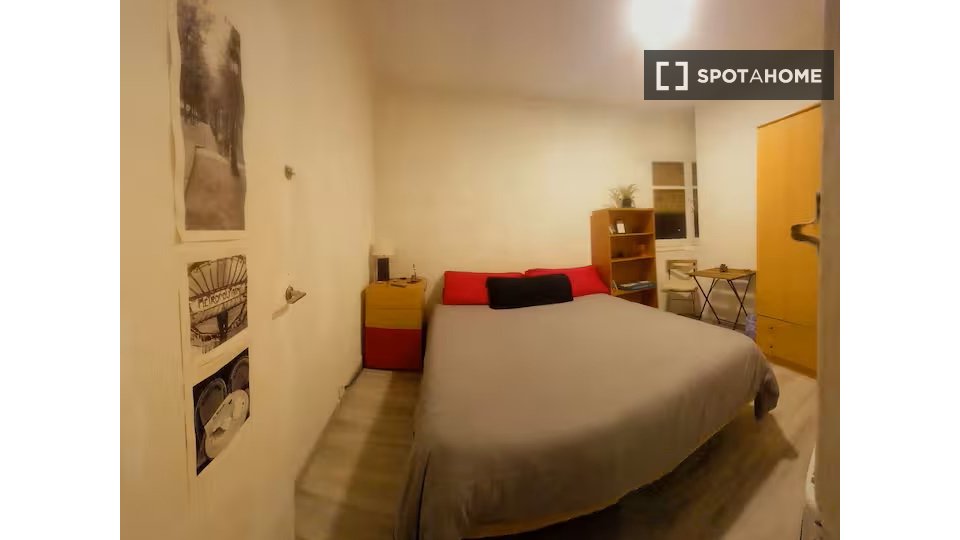 Double room Madrid, 2 beds — photo 11