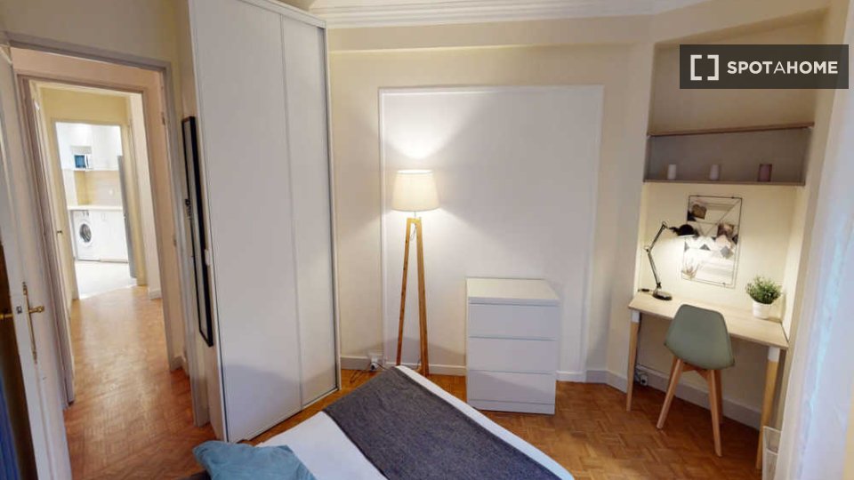 Double room Paris, 4 beds, 90m² — photo 5