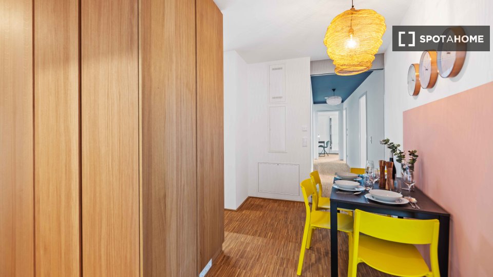 Double room Munich, 4 beds, 97m² — photo 11