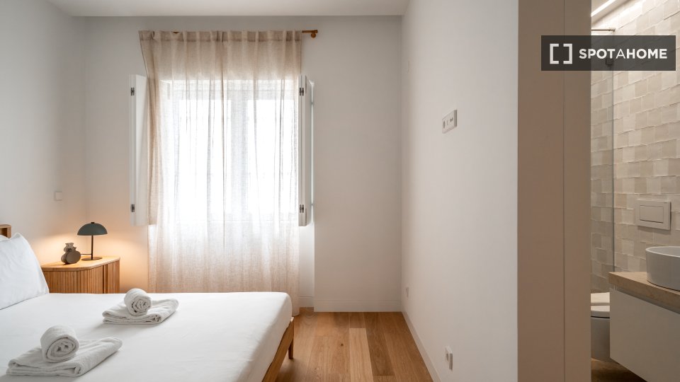 Apartment Lisbon, 2 beds — photo 11