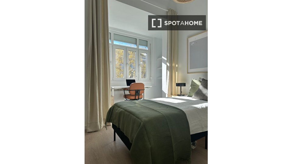 Double room Lisbon, 6 beds, 160m² — photo 7