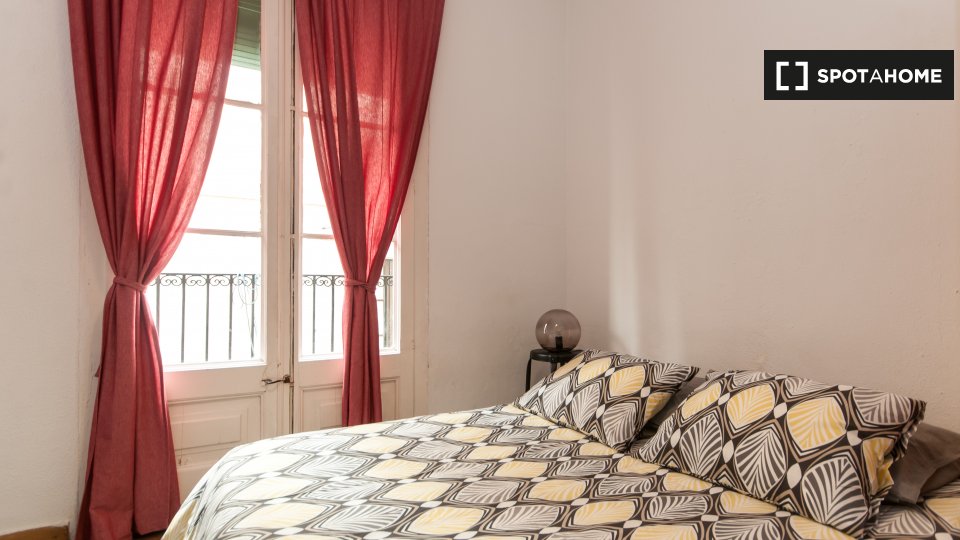 Double room Barcelona, 6 beds, 115m² — photo 1