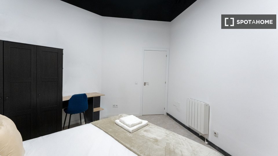 Double room Madrid, 11 beds — photo 9