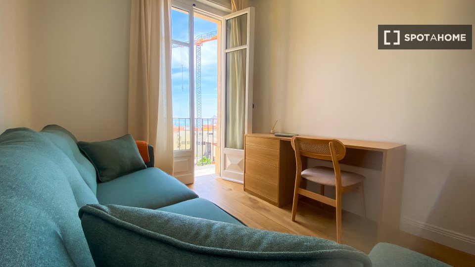 Apartment Lisbon, 2 beds, 62m² — photo 13