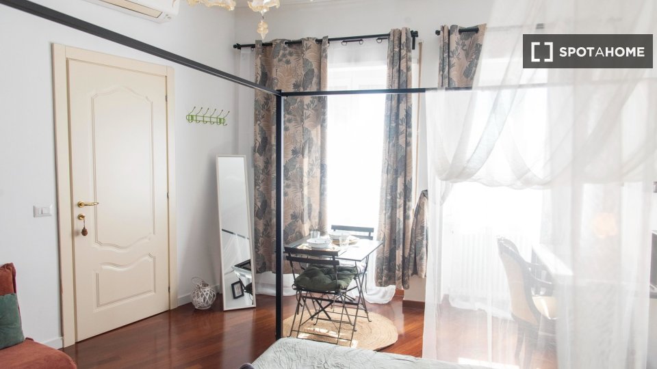 Double room Rome, 4 beds — photo 3