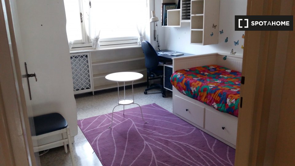 Double room Rome, 3 beds, 90m² — photo 4