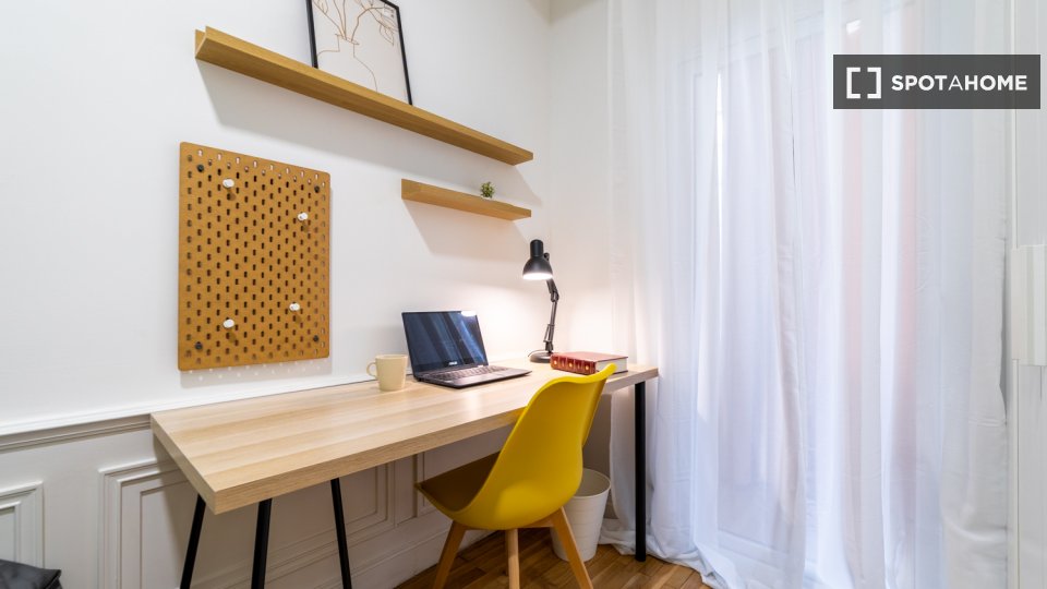 Double room Madrid, 13 beds, 301m² — photo 14