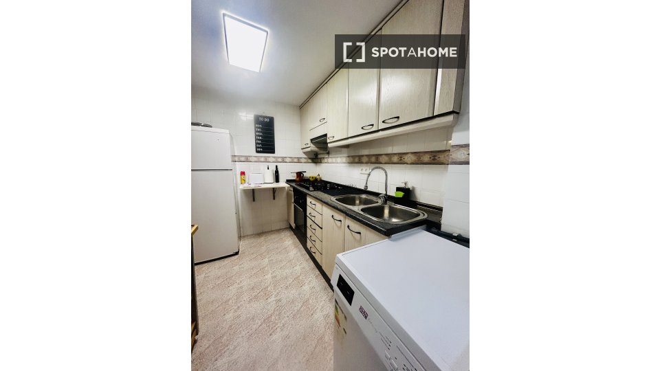 Apartment Valencia, 4 beds, 80m² — photo 30