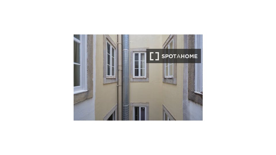 Double room Lisbon, 6 beds — photo 12