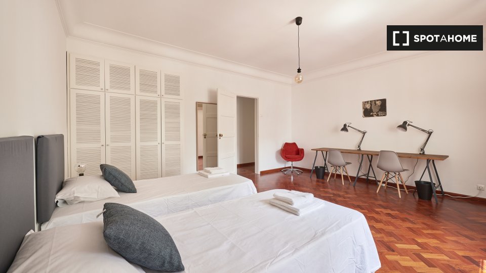 Double room Lisbon, 7 beds, 200m² — photo 11