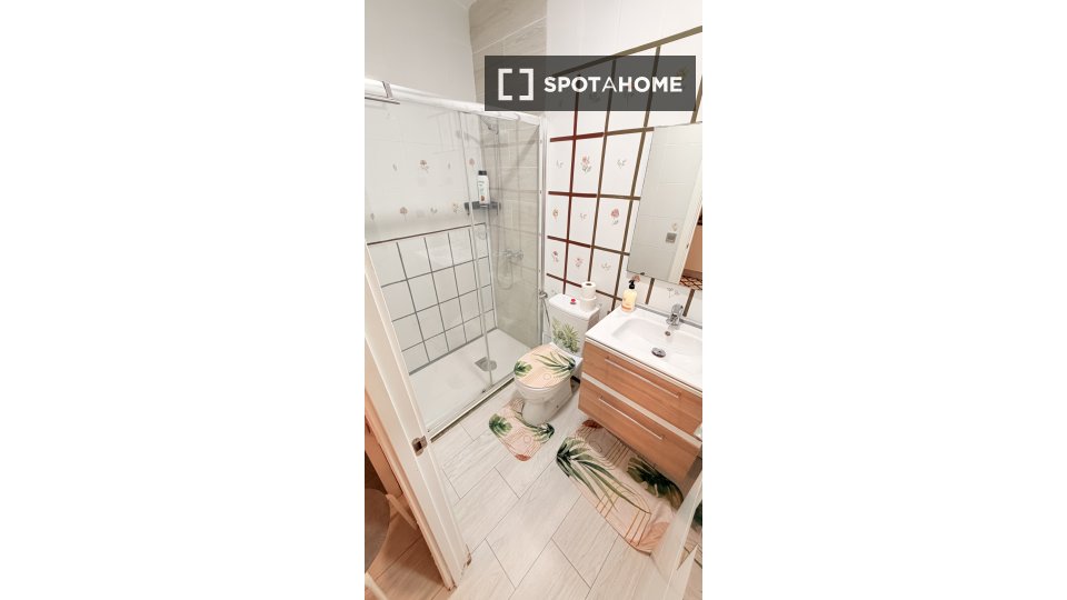 Apartamento de 1 dormitorio en alquiler en Embajadores, Madrid